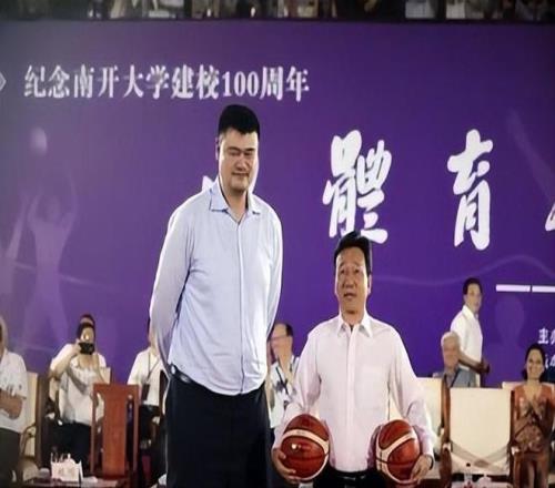 Studio,独家,降噪耳机现,欧宝娱乐官网,欧宝娱乐官网,欧宝娱乐官网在线娱乐平台